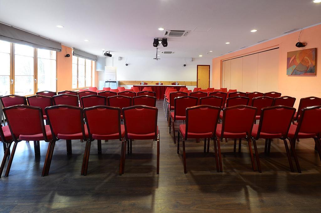 Hotel Abc Airport Рига Экстерьер фото