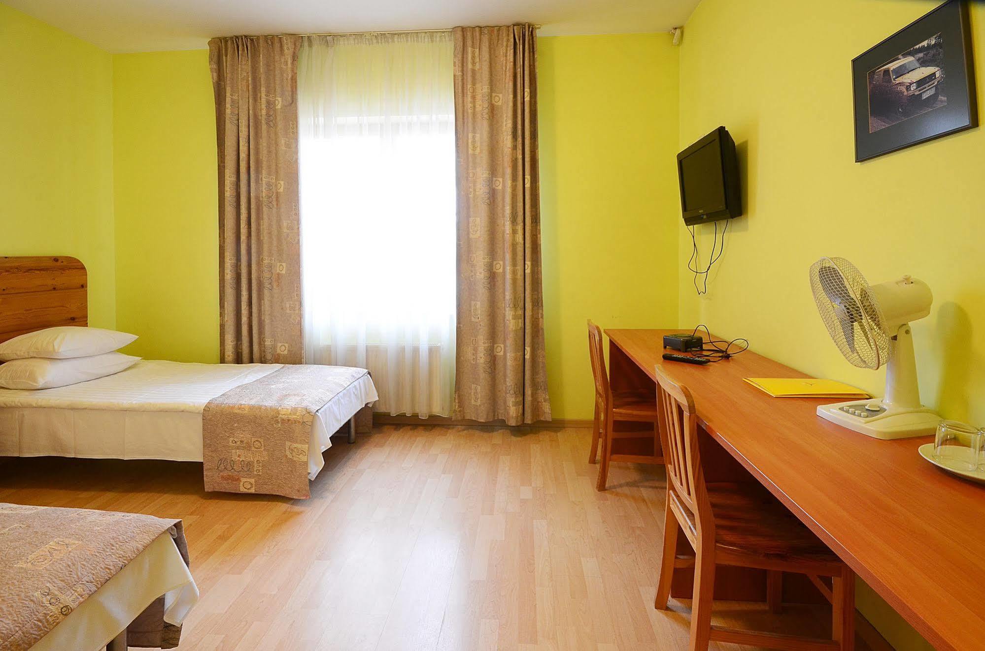 Hotel Abc Airport Рига Экстерьер фото