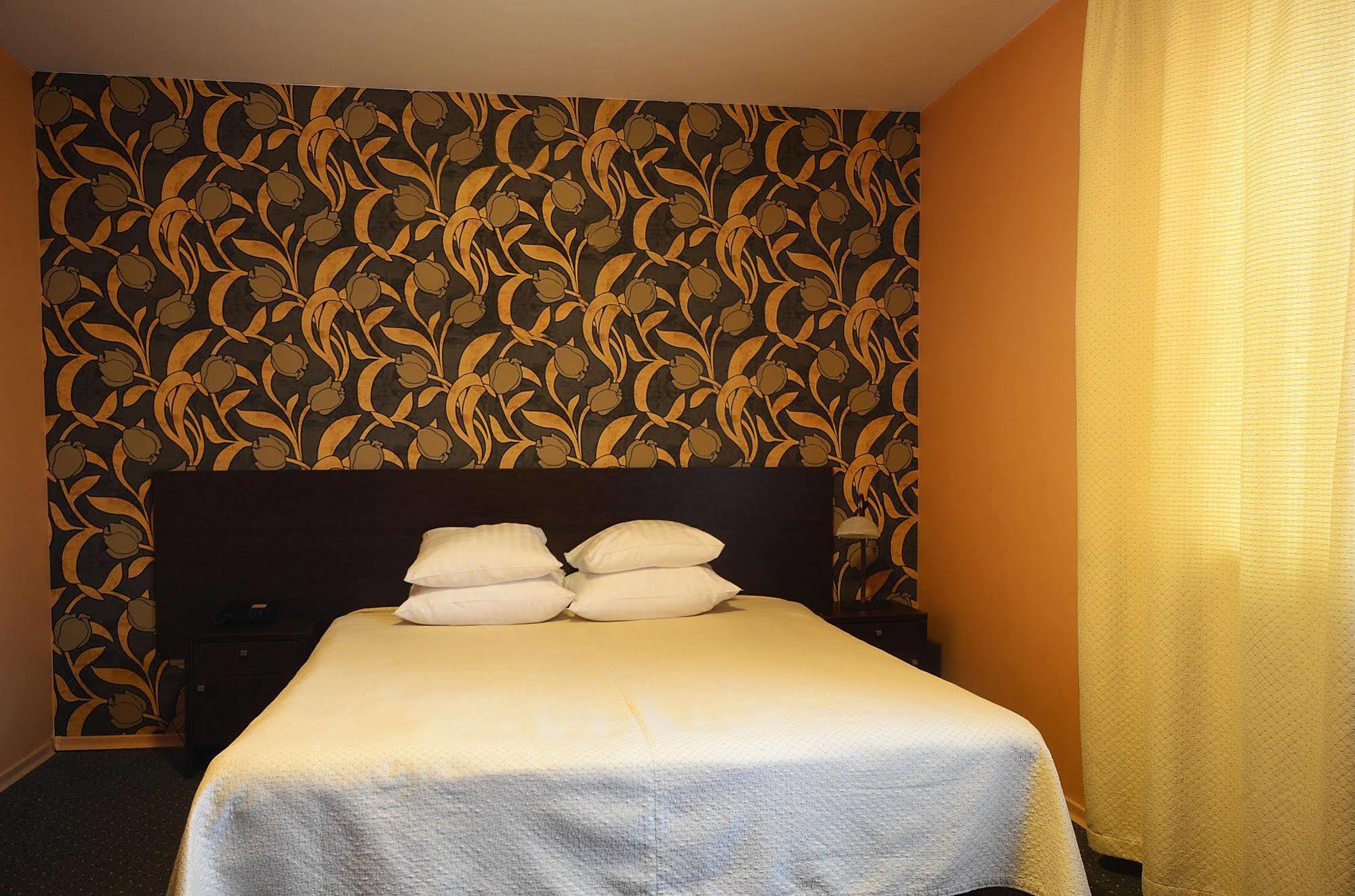 Hotel Abc Airport Рига Экстерьер фото